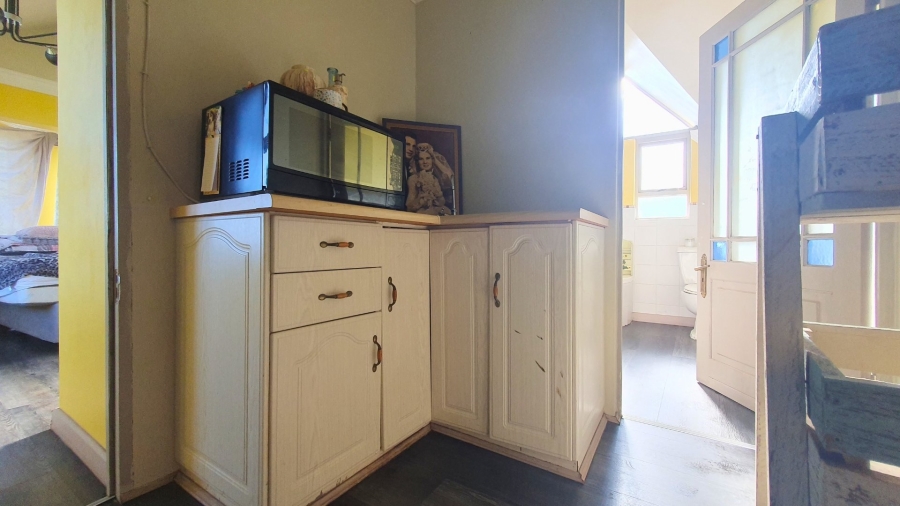 5 Bedroom Property for Sale in Herolds Bay Western Cape